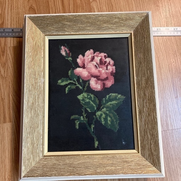Set of 3 Needlepoint Framed Vintage Roses Black Background - Picture 3 of 8